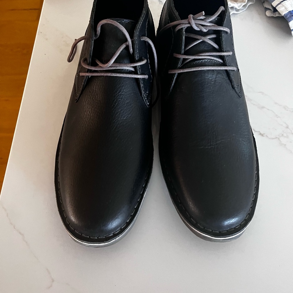 Kenneth Cole Reaction Black Chukka Boots Sleek Design